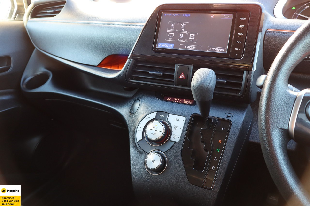 2015 Toyota Sienta