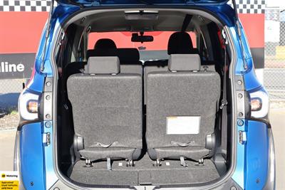 2015 Toyota Sienta - Thumbnail