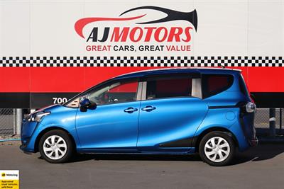 2015 Toyota Sienta - Thumbnail