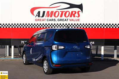 2015 Toyota Sienta - Thumbnail