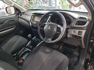 2015 Mitsubishi Triton - Thumbnail