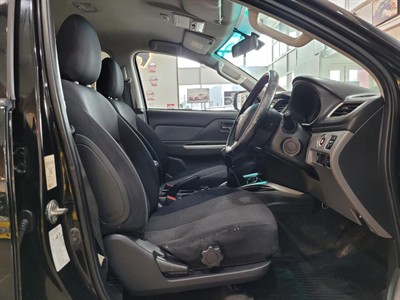 2015 Mitsubishi Triton - Thumbnail