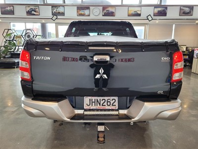 2015 Mitsubishi Triton - Thumbnail