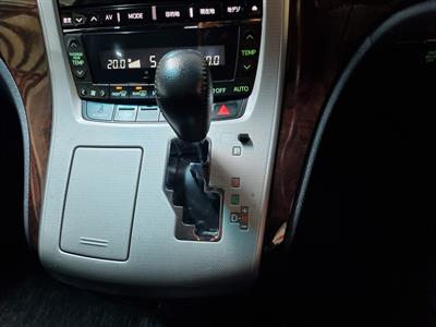 2012 Toyota Vellfire - Thumbnail