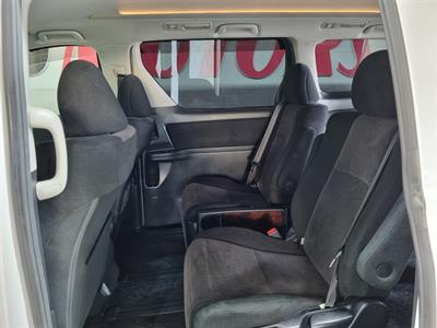 2012 Toyota Vellfire - Thumbnail