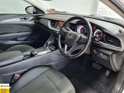 2020 Holden Commodore - Thumbnail