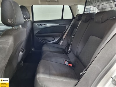 2020 Holden Commodore - Thumbnail