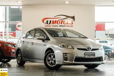 2011 Toyota Prius - Thumbnail