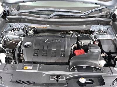 2019 Mitsubishi Outlander - Thumbnail