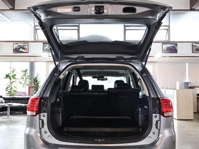 2019 Mitsubishi Outlander - Thumbnail