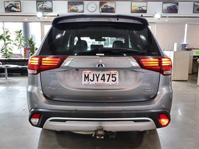 2019 Mitsubishi Outlander - Thumbnail