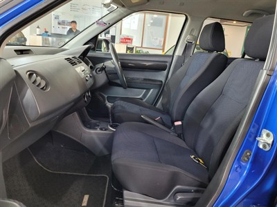 2004 Suzuki Swift - Thumbnail