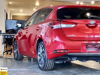 2017 Toyota Auris - Thumbnail