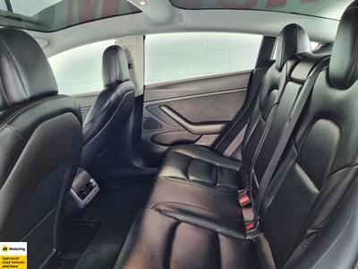 2019 Tesla Model 3 - Thumbnail