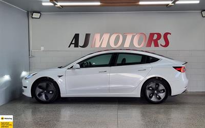 2019 Tesla Model 3 - Thumbnail