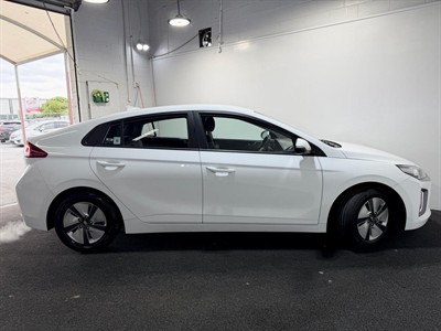 2022 Hyundai IONIQ - Thumbnail