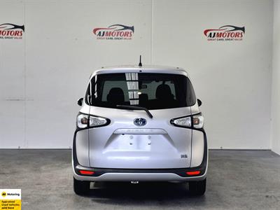 2017 Toyota Sienta - Thumbnail