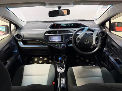 2014 Toyota Aqua - Thumbnail