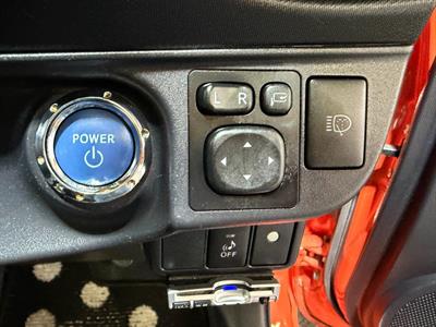 2014 Toyota Aqua - Thumbnail