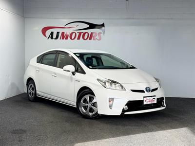 2013 Toyota Prius - Thumbnail