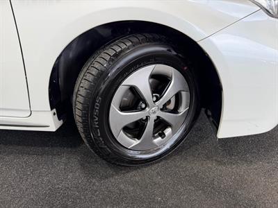 2013 Toyota Prius - Thumbnail