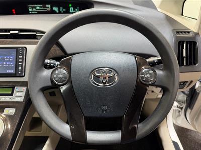 2013 Toyota Prius - Thumbnail