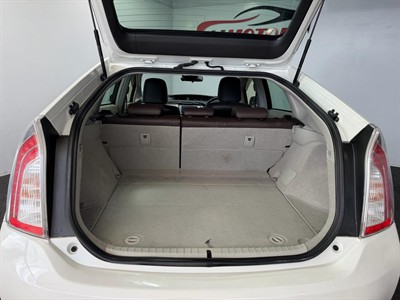 2013 Toyota Prius - Thumbnail