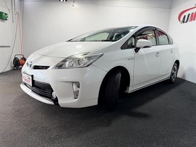 2013 Toyota Prius - Thumbnail