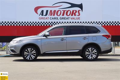 2021 Mitsubishi Outlander - Thumbnail