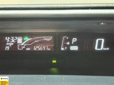 2015 Toyota Aqua - Thumbnail