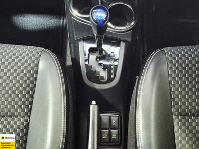 2015 Toyota Aqua - Thumbnail