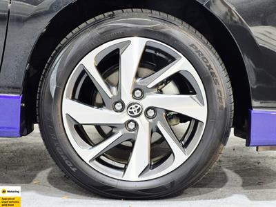 2015 Toyota Aqua - Thumbnail