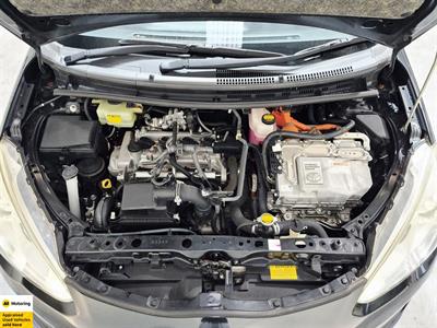 2015 Toyota Aqua - Thumbnail