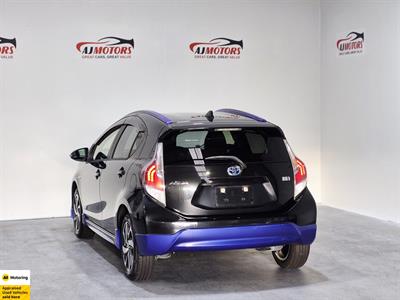 2015 Toyota Aqua - Thumbnail