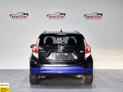 2015 Toyota Aqua - Thumbnail