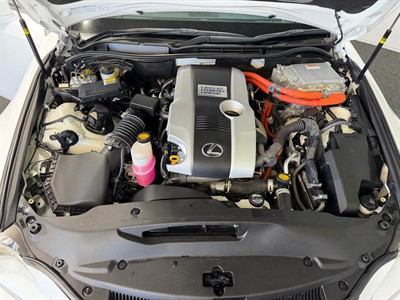 2013 Lexus IS 300h - Thumbnail