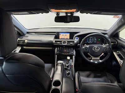 2013 Lexus IS 300h - Thumbnail