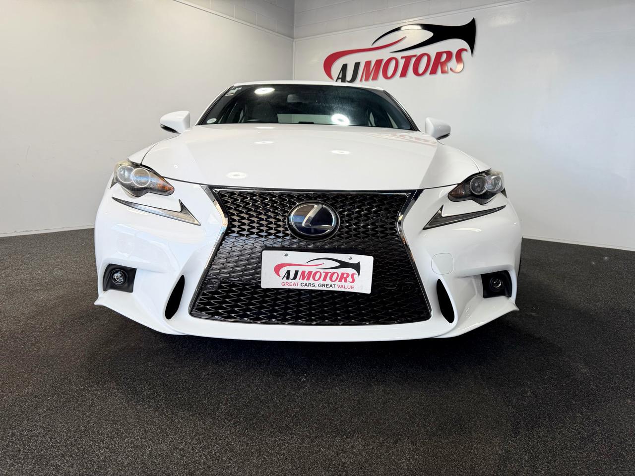 2013 Lexus IS 300h