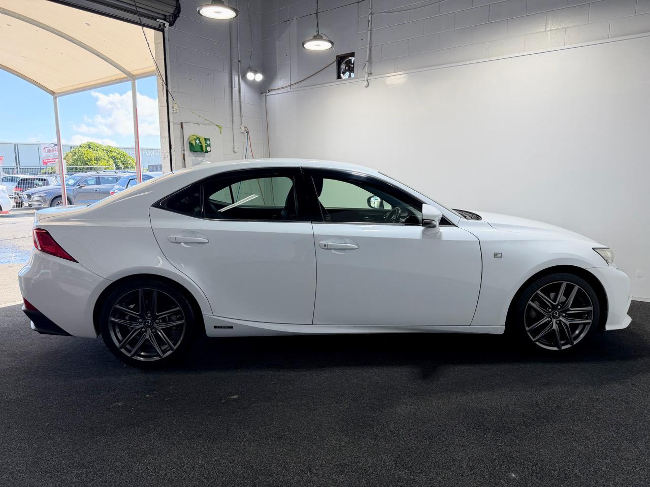 2013 Lexus IS 300h