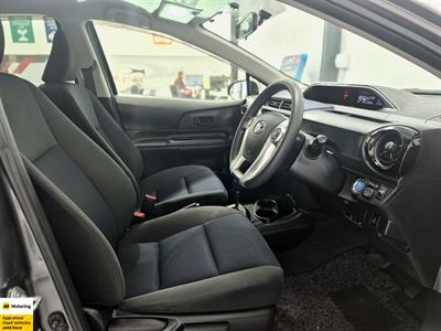 2015 Toyota Aqua - Thumbnail