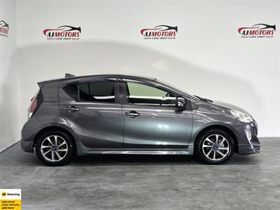 2015 Toyota Aqua - Thumbnail