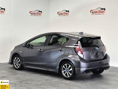 2015 Toyota Aqua - Thumbnail