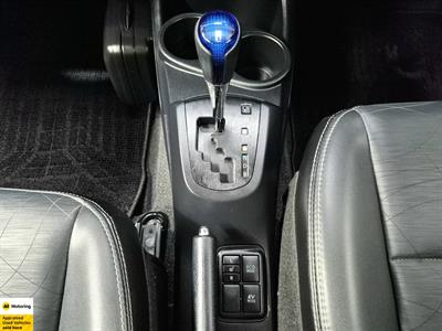 2013 Toyota Aqua - Thumbnail