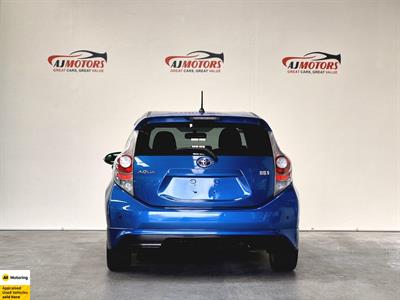 2013 Toyota Aqua - Thumbnail