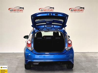 2013 Toyota Aqua - Thumbnail