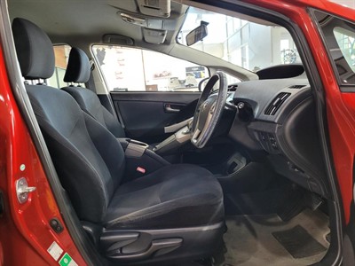 2013 Toyota Prius - Thumbnail