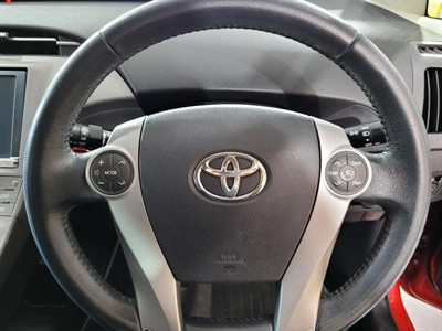 2013 Toyota Prius - Thumbnail