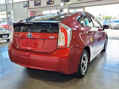 2013 Toyota Prius - Thumbnail