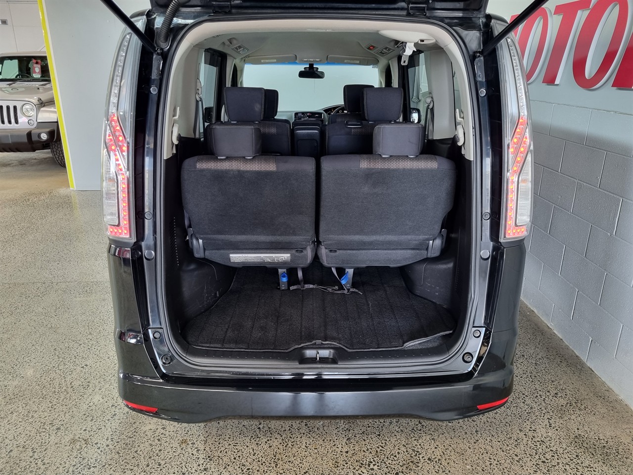 2014 Nissan Serena