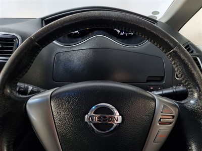 2014 Nissan Serena - Thumbnail